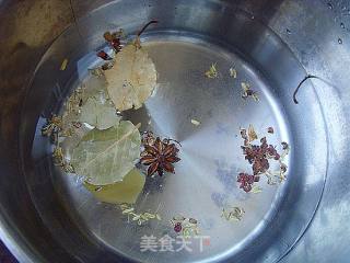熏烤三黄鸡的做法步骤：3