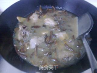 小鸡炖蘑菇的做法步骤：2