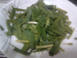 韭菜炒鸡蛋的做法步骤：2