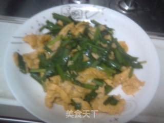 韭菜炒鸡蛋的做法步骤：2