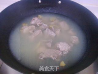 排骨炖酸菜的做法步骤：2