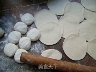 菠菜鸡蛋胡萝卜水饺的做法步骤：3