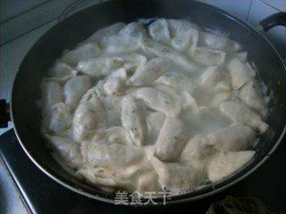 菠菜鸡蛋胡萝卜水饺的做法步骤：3