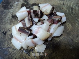 腊肉炒菜心的做法步骤：2