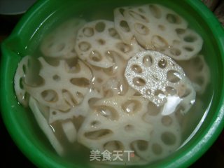 脆拌莲藕的做法步骤：2