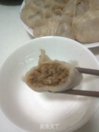 酸菜猪肉馅蒸饺的做法步骤：2