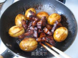 浓油赤酱的上海卤蛋红烧肉的做法步骤：2