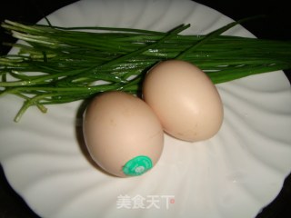 韭菜鸡蛋饼的做法步骤：2