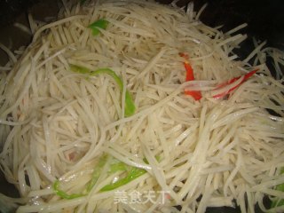 酸辣土豆丝的做法步骤：2