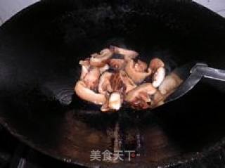 花菜炒香菇的做法步骤：3