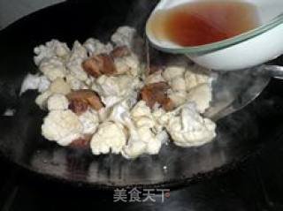 花菜炒香菇的做法步骤：3