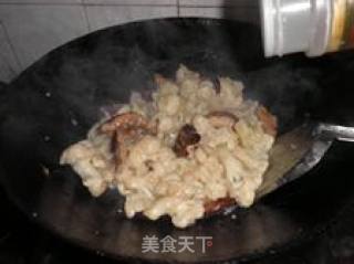 花菜炒香菇的做法步骤：3