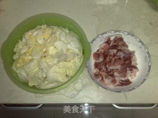 【平淡的幸福】猪肉炖白菜的做法步骤：2