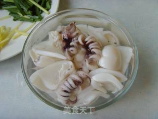 韭菜炒墨斗的做法步骤：2