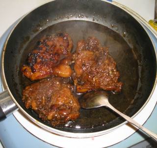 照烧鸡腿饭的做法步骤：2