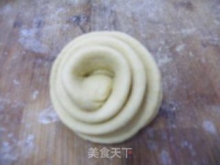 玉米花卷的做法步骤：3
