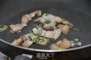 油渣虾皮煎蛋的做法步骤：6