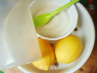 蜜柠檬茶的做法步骤：2