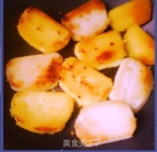 葱香馒头片的做法步骤：2