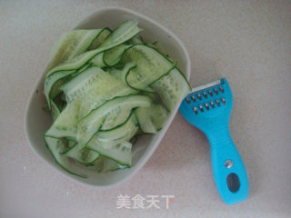 紫苏炒黄瓜的做法步骤：4