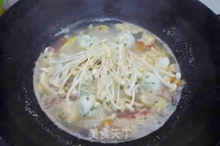 番茄鱼丸蛋汤的做法步骤：2