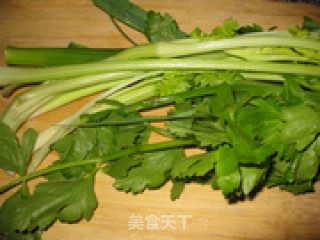 西芹酥皮肉的做法步骤：2