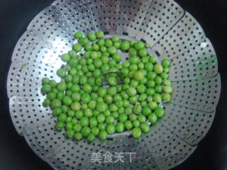金钩炒碗豆的做法步骤：3