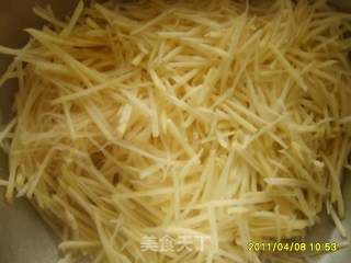 土豆饼的做法步骤：2