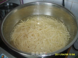土豆饼的做法步骤：2