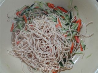 凉拌豆皮丝的做法步骤：2