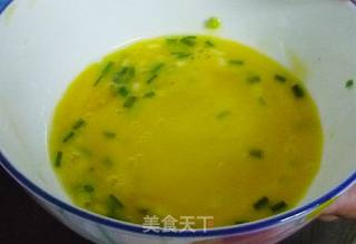 大蒜炒鸡蛋的做法步骤：2