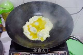 大蒜炒鸡蛋的做法步骤：2
