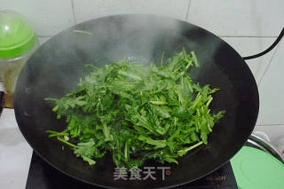 清炒茼蒿的做法步骤：2
