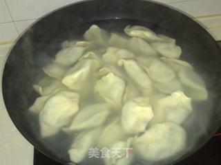 【平淡的幸福】猪肉韭菜虾仁馅饺子的做法步骤：2
