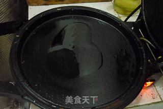 鲜嫩韭菜鸡蛋饼的做法步骤：2