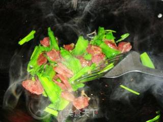 土豆香肠的做法步骤：2
