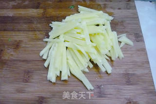 双椒土豆丝的做法步骤：2