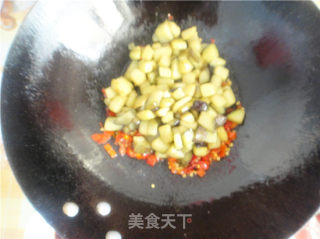 鱼香韭菜茄丁的做法步骤：2