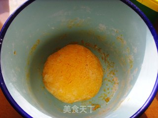 南瓜花包的做法步骤：2