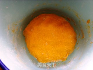 南瓜花包的做法步骤：2