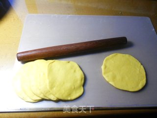 南瓜花包的做法步骤：2