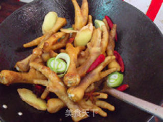 红烧鸡爪的做法步骤：2
