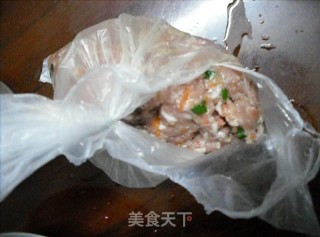 韭菜肉包的做法步骤：2