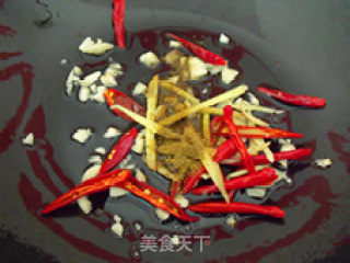 蒜薹炒香干的做法步骤：2