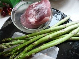 蚝油芦笋炒肉片的做法步骤：2
