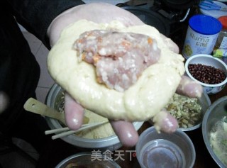 锅煎肉饼的做法步骤：2