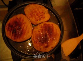 锅煎肉饼的做法步骤：2