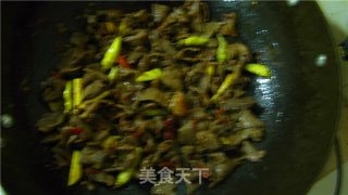 腊牛肉炖胡萝卜的做法步骤：2