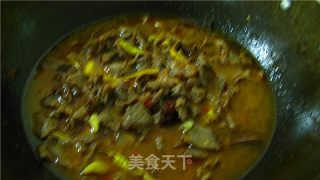 腊牛肉炖胡萝卜的做法步骤：2