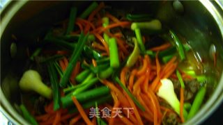 腊牛肉炖胡萝卜的做法步骤：2